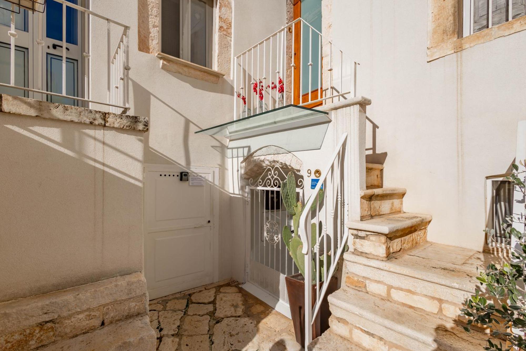 Antiche Mura Apartments"Nido Di Puglia" Monovano Turi Exterior photo